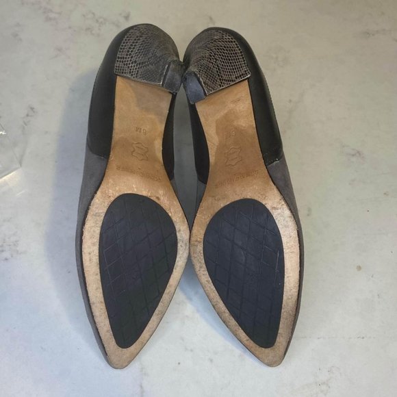 Elegant and Unique: Donald J Pliner Suede Leather Slip On Heels Size 8 - Picture 6 of 6
